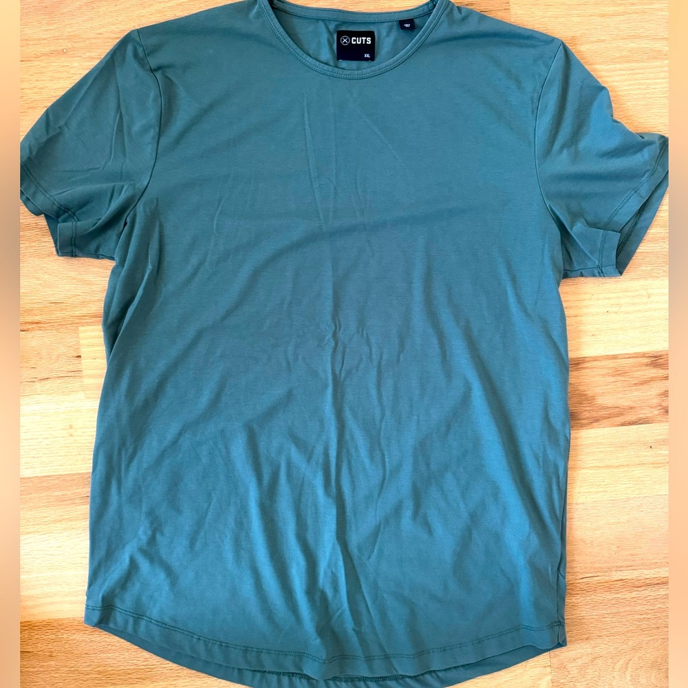 Cuts AO Curve-Hem Tee Sage XXL